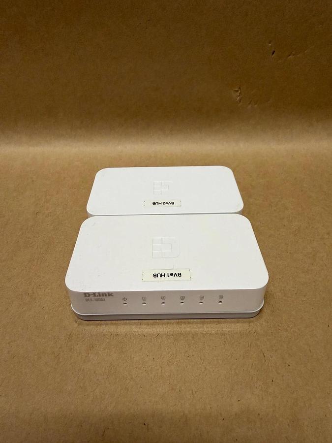 Used D-Link DES-1005A 5 Port Unmanaged Switch N-Way UTP Port - Lot of 2