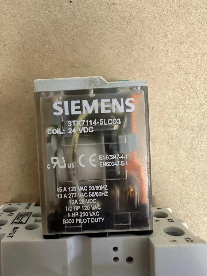 Used Siemens 3TX71 Relay w/ 3TX7144-4E6 Base