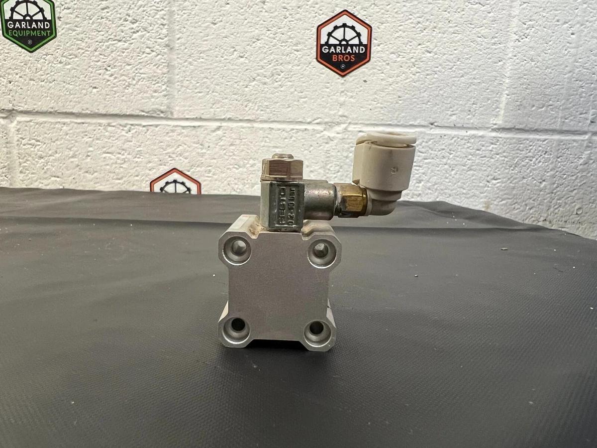 Used SMC CQ2B16-15D Pneumatic Compact Cylinder - Lot of 5