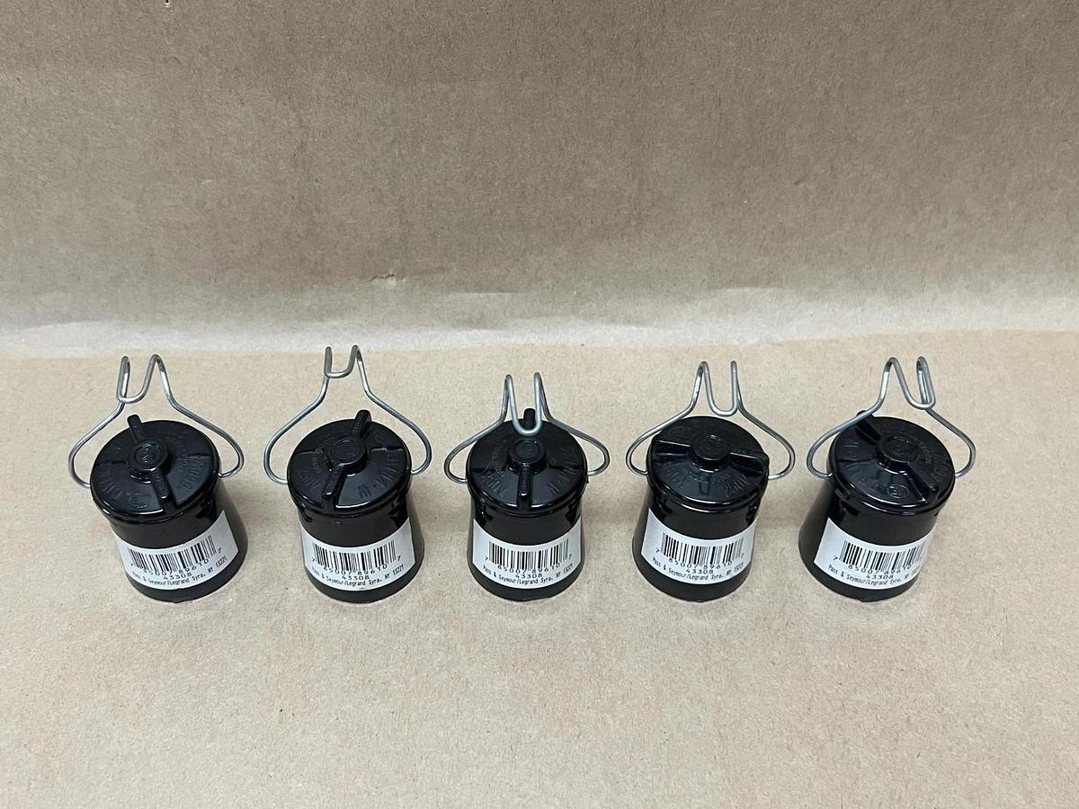 Used Pass & Seymour 43308 660W, 250V Temporary Lighting Lampholder - Lot of 5