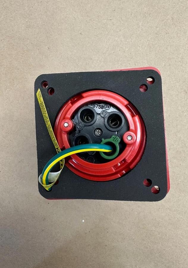 Used Hubbell HBL430R7W Pin and Sleeve Receptacle *NEW*