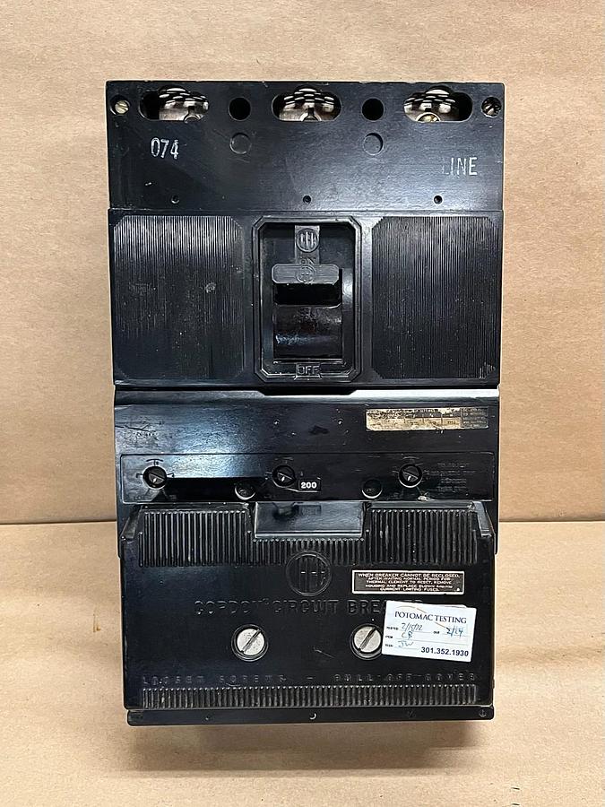 Used ITE CJ3B200 200A, 3-Pole, 600V Cordon Integrally Fused Circuit Breaker