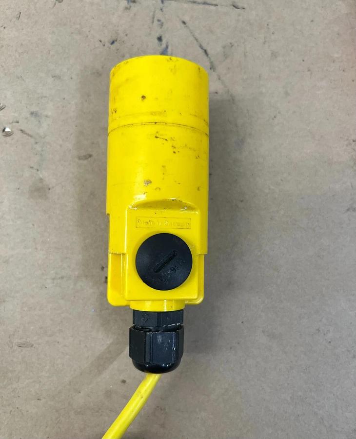 Used Turck BC20-K40SR-FZ3X2 Capacitive Sensor