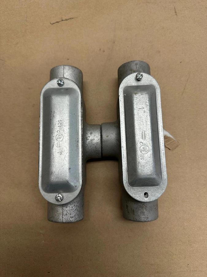 Used Appleton Unilet 1 T Form 35 1-1/2” Metal Conduit Lot of 2