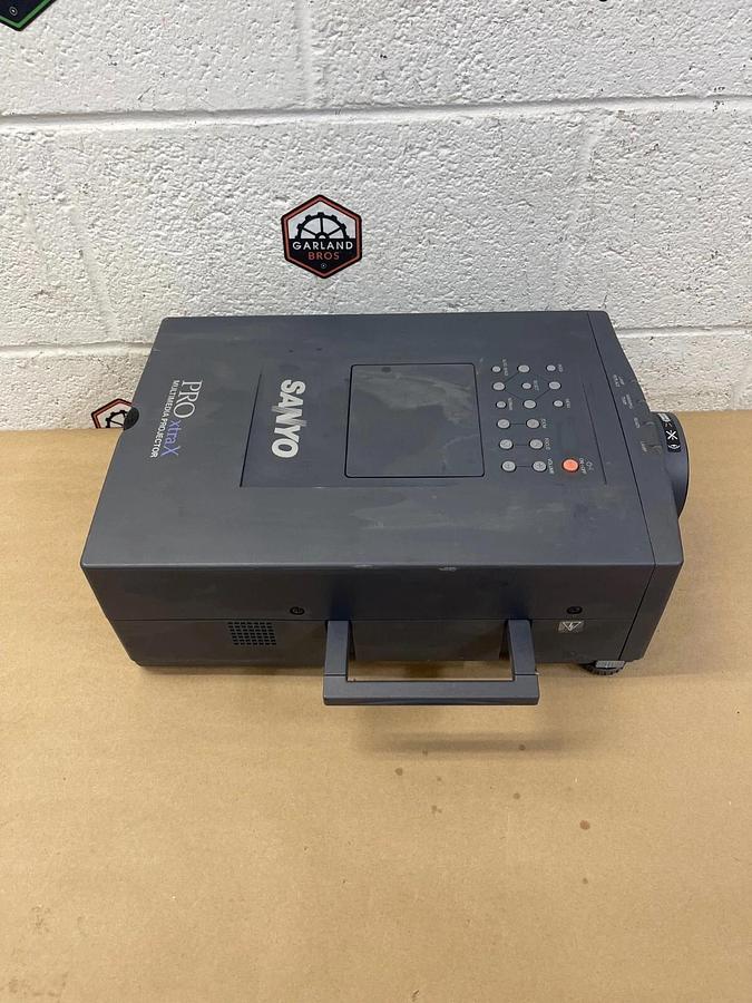 Used Sanyo PLC-XP10NA Multimedia Projector 3LCD Technology, 1,900 Lumens