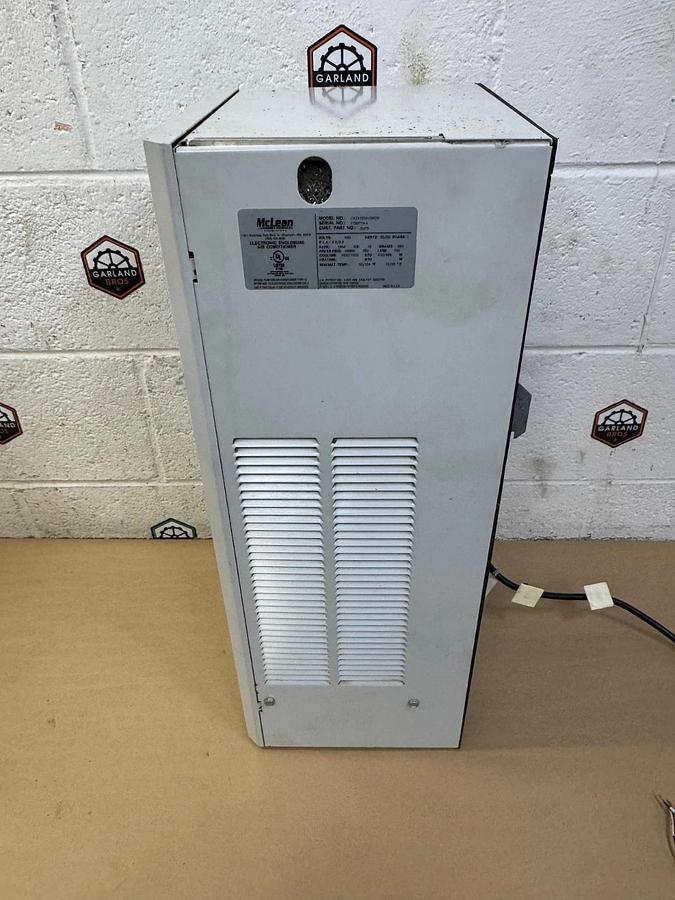Used McLean CR23-0226-G002H Thermal Management Enclosure/AC Unit, 230V 1400-1600 BCU