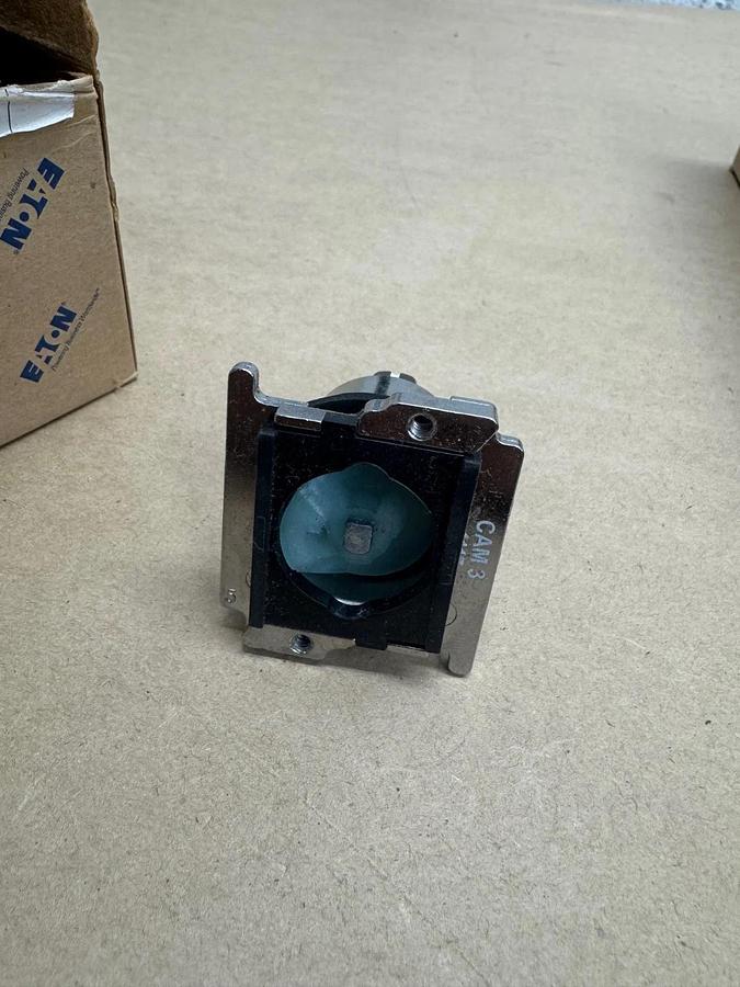 Used Eaton 10250T1343 Selector/Spring-Return Switch *NEW*