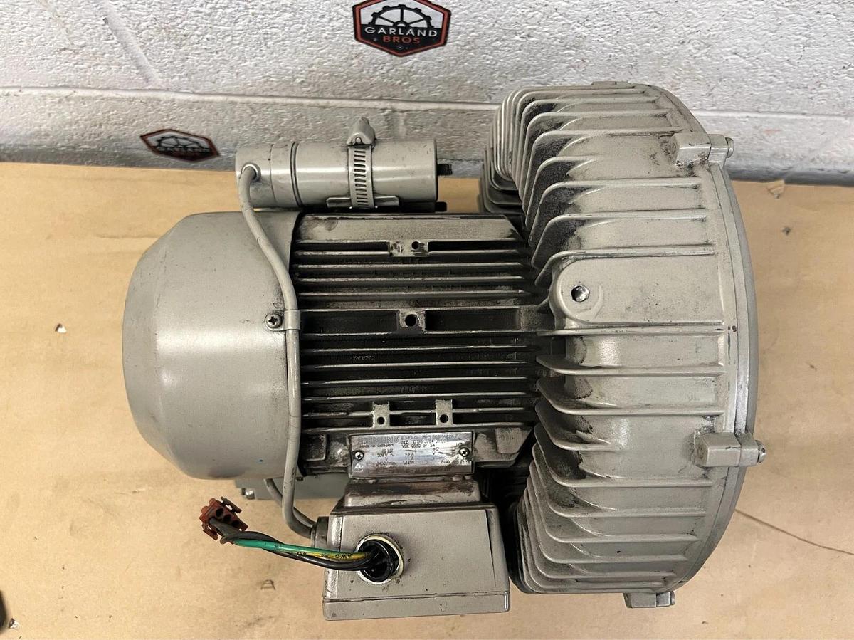 Used Siemens 2BH1 503-1AB29-Z ELMO-G Blower, 60Hz, 208V