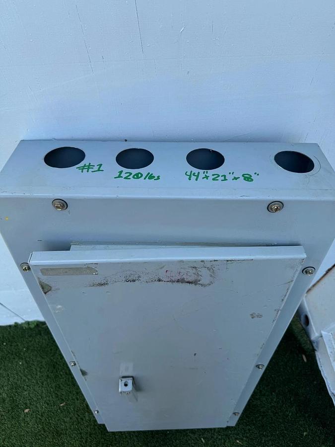 Used General Electric AB433 A-Series Panelboard 200A Main 34/36 Switches, Mixed Amps