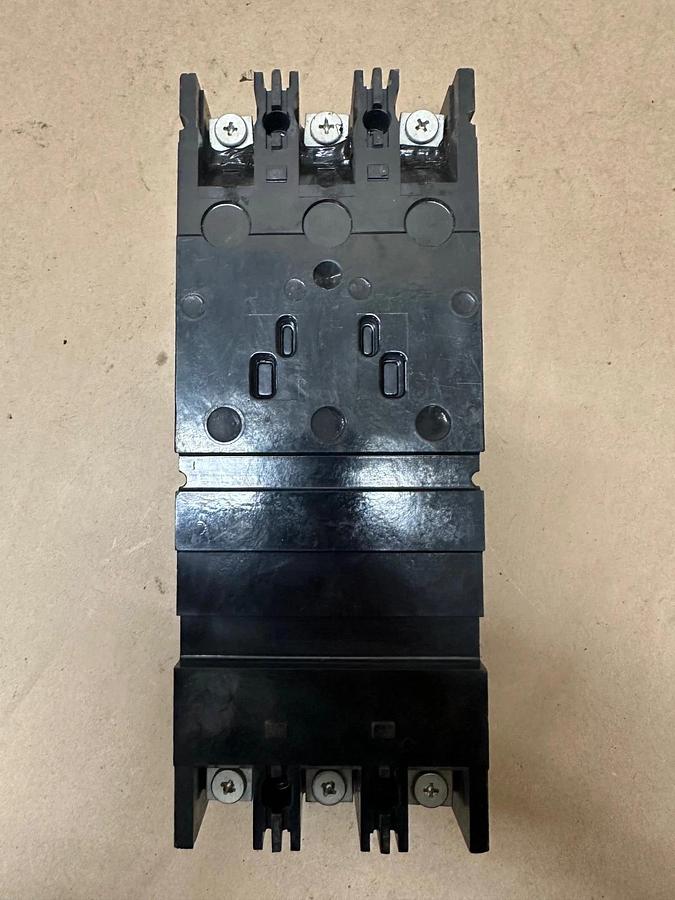 Used General Electric TB13040BWE05 40A 3 Pole Circuit Breaker