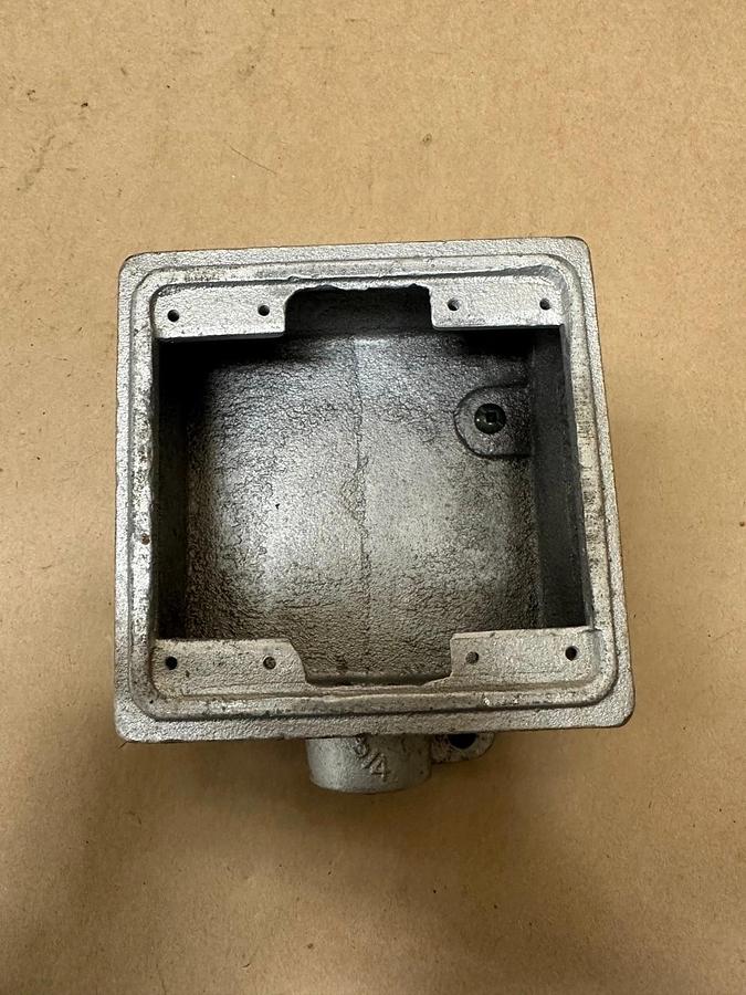 Used O-Z/Gedney FS 2-75 Iron Cast Junction Box 3/4” Hub