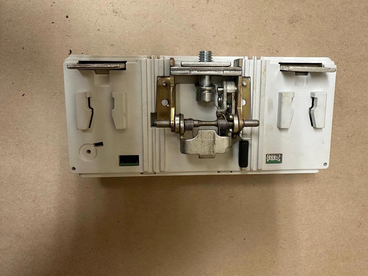 Used Eaton LES3600ALSI Ser C Electronic Trip Unit *NEW*