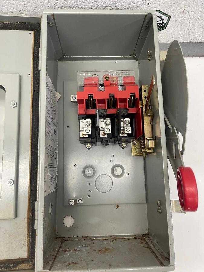 Used Eaton Cutler Hammer DH361UDKW Heavy Duty Safety Switch Ser B, 30A 600V 3 Pole