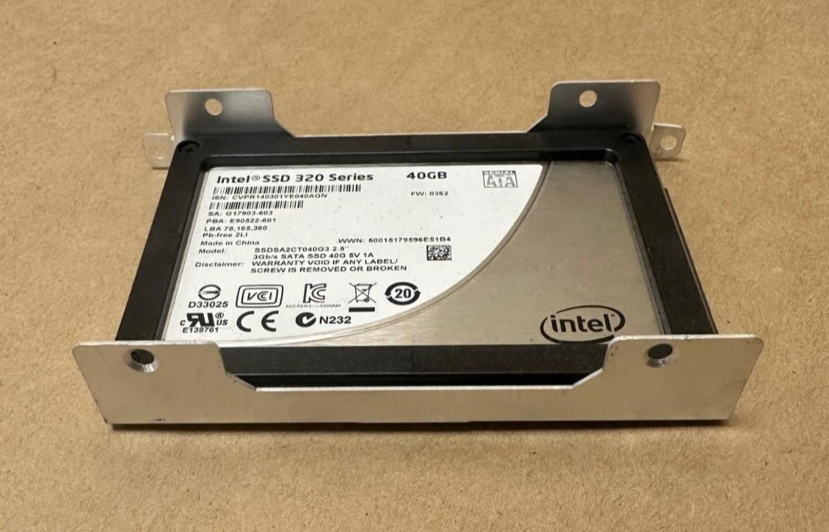 Used Intel SSDSA2CT040G3 SSD 320 Series 40GB w/ Base