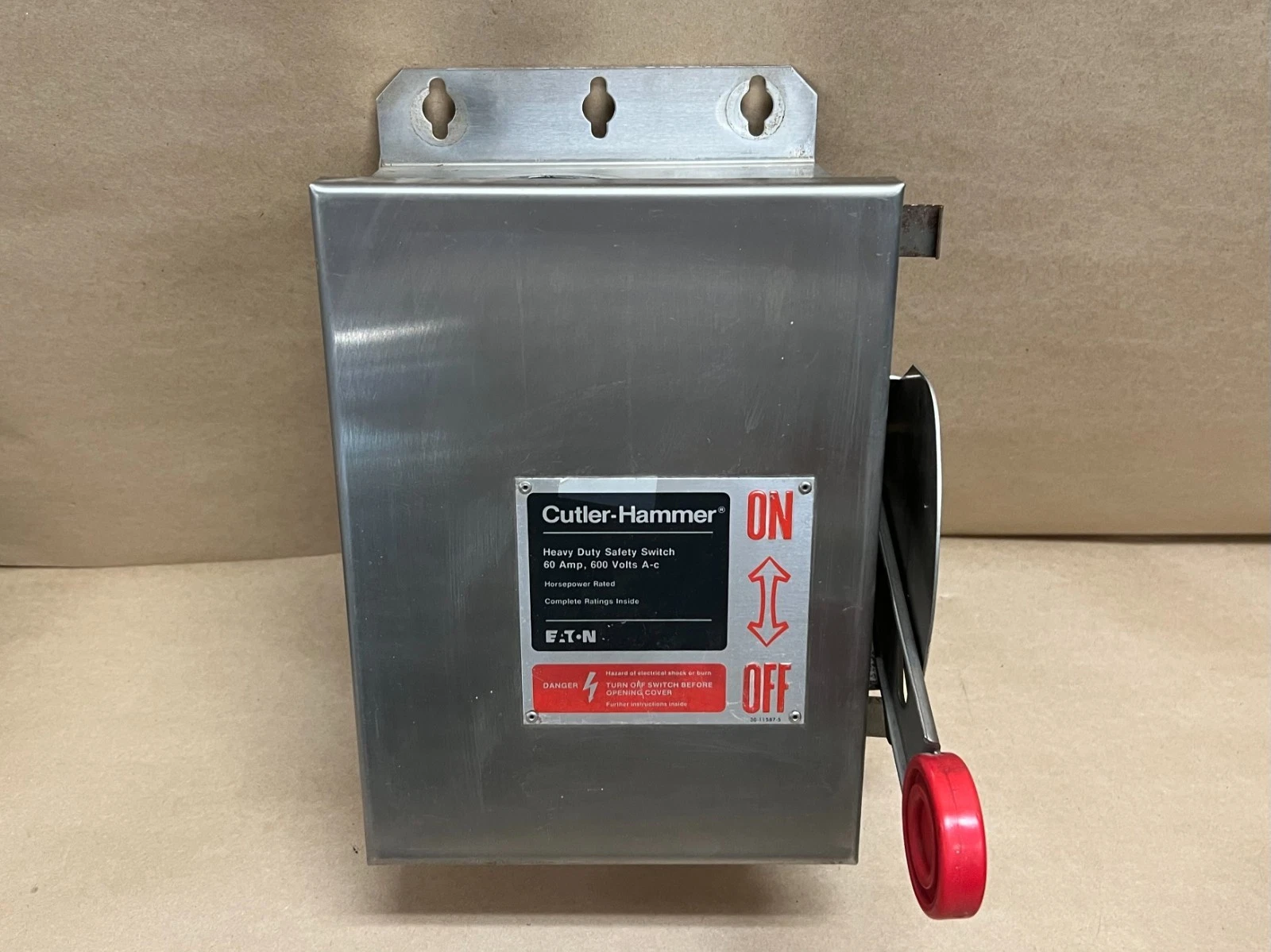 Used Cutler Hammer DH362UWK Heavy Duty Safety Switch, 3P, 60A, 600VAC