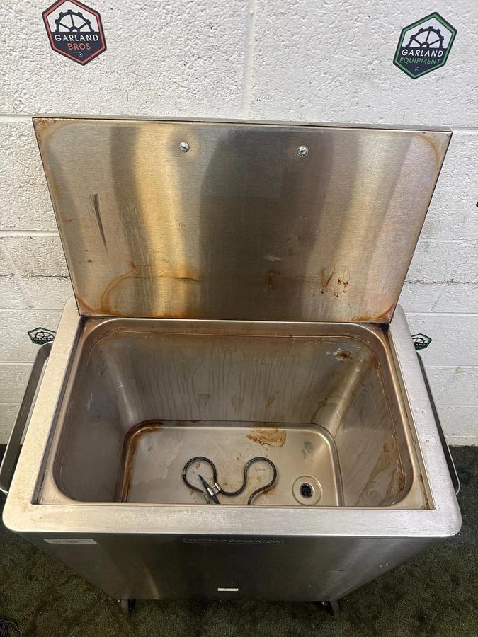 Used Chattanooga M-2 Hydrocollator Hot Water Pack, 120V, 60Hz, 1000W