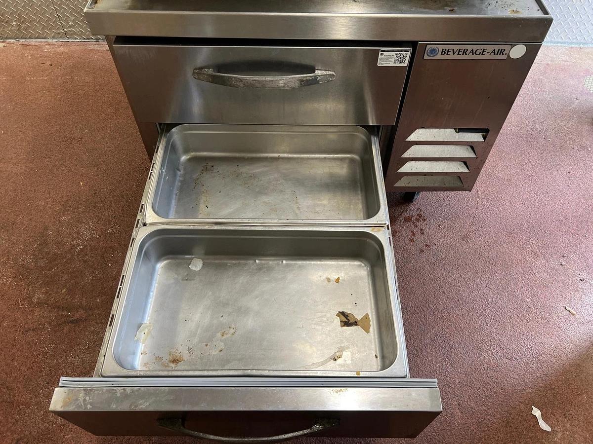 Used Beverage Air Corp. 809-053A Two Door Warming Station