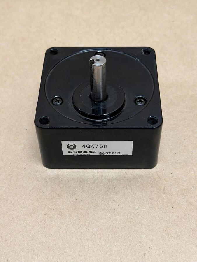 Used Oriental Motors 4GK75K Gearhead, 3/8” Shaft