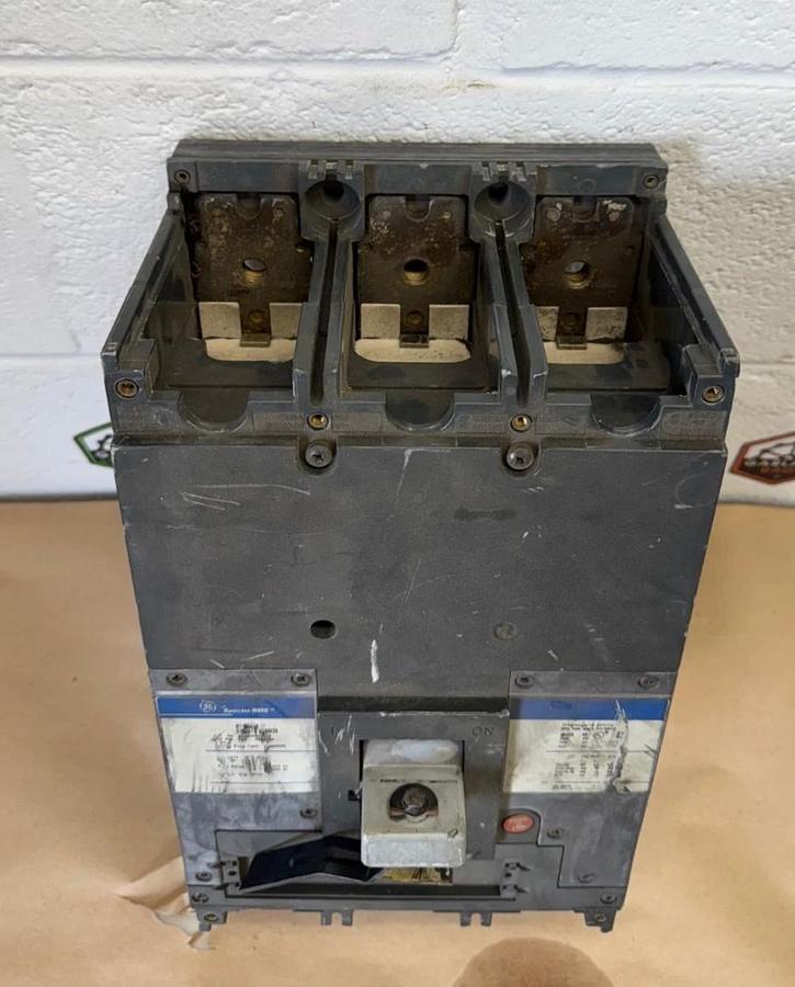 Used GE (General Electric) SKHA36AT0800 Hi-Break Circuit Breaker, 800A, 3-Pole