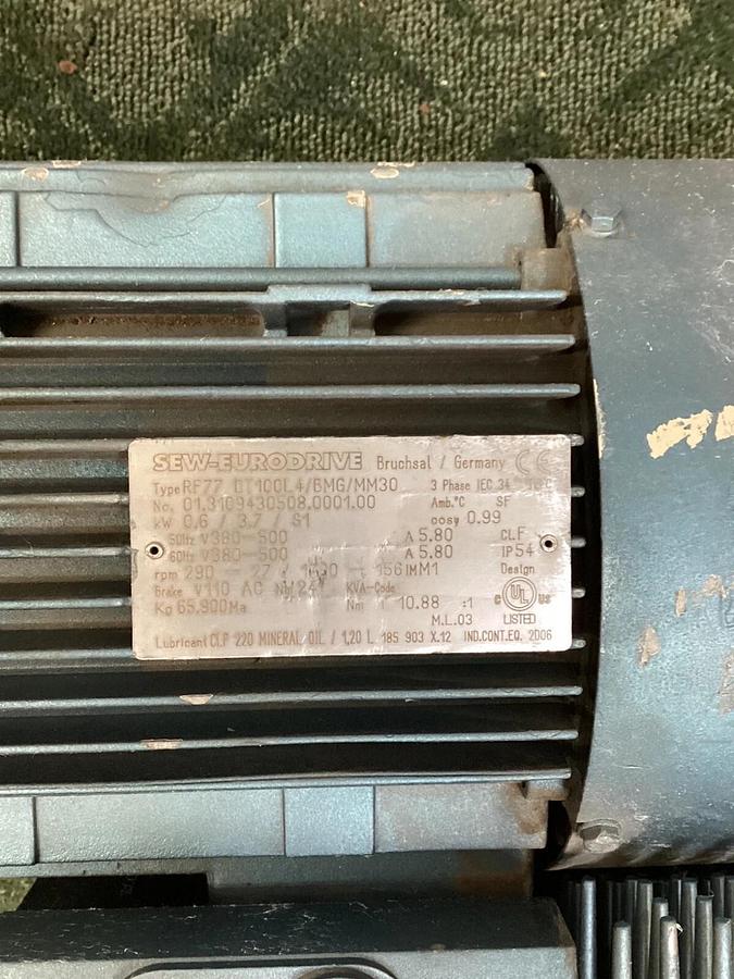 SEW-Eurodrive RF77DT100L4/BMG/MM30 Motor/Gearbox 880152201.06.06.001