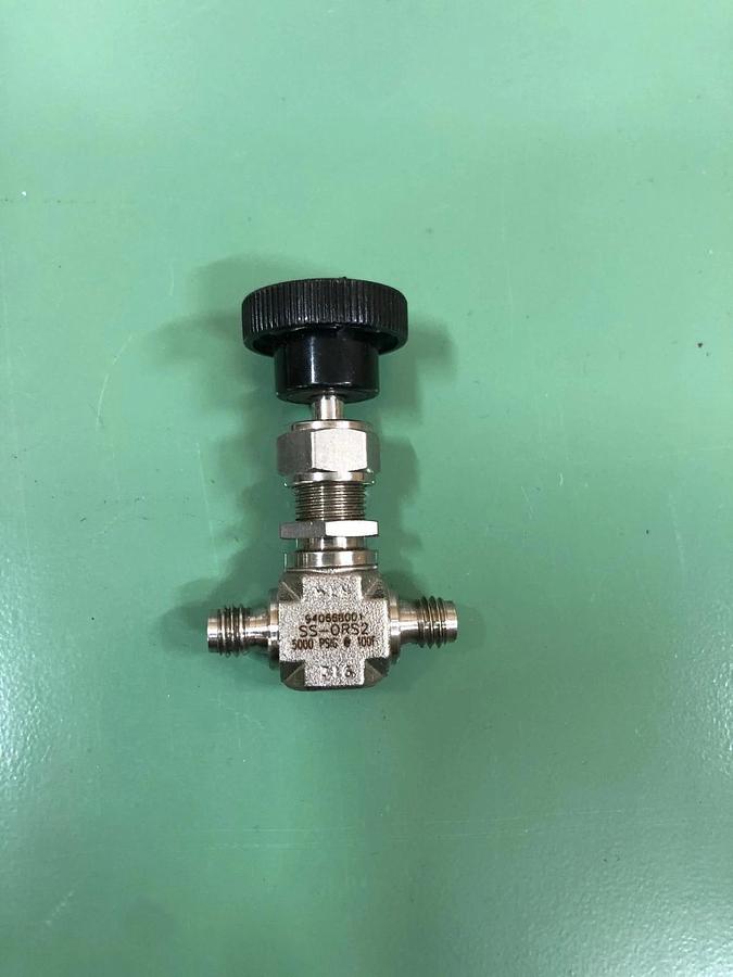 Used Swagelok SS-0RS2 Bonnet Needle Valve 1/8” Tube Fitting - Lot of 6