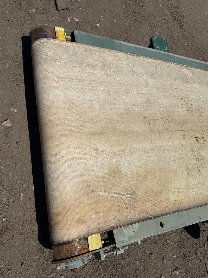 Used Conveyor Belt W:36” L: 318” Smooth Top w/ Motor 1HP, 1725RPM, Hytrol 4A Gearbox