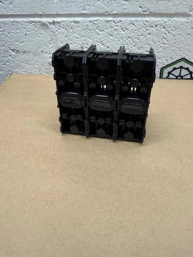 Used Eaton Bussmann JM60030-xCR Fuse Block, 600V, 30A