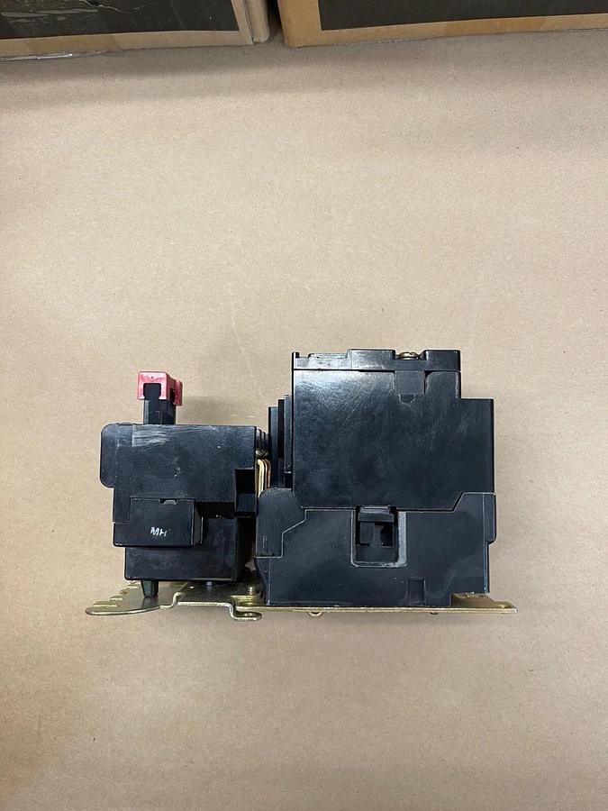 Used Square D 8536 SB0 2 Starter, NEMA Size 0, Series A, 600V Max
