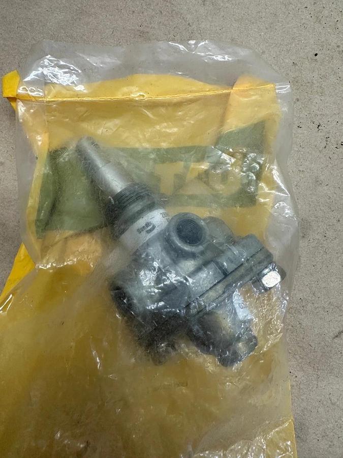 Used CAT 3V-8313 Valve Assembly *NEW*