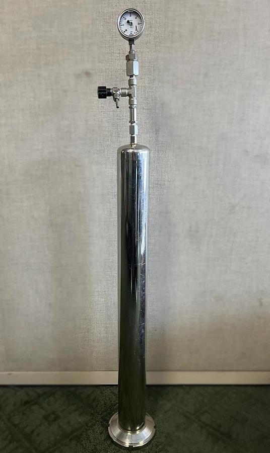 Used 3' Stainless Steel Filter Housing w/ Wika 0-60 bar High-Pressure Control