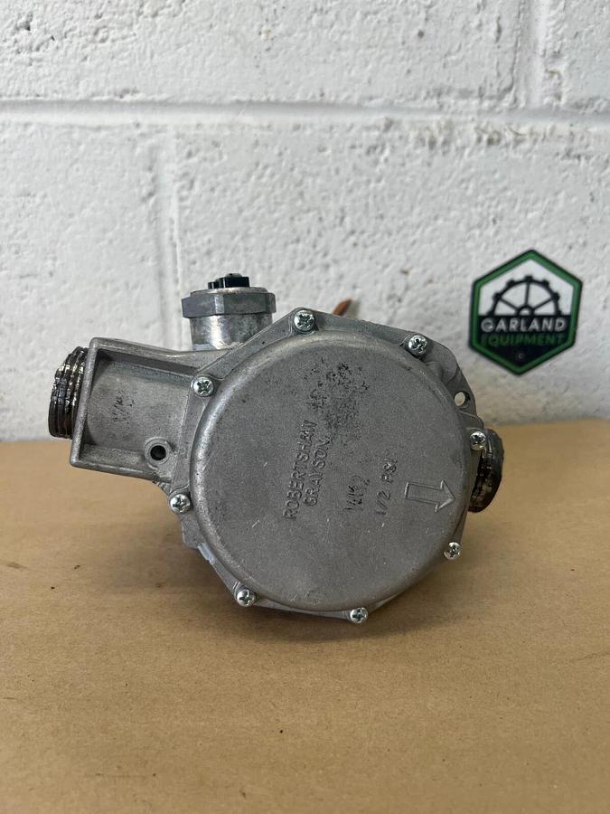 Used Robertshaw 7000DERHC Gas Regulator