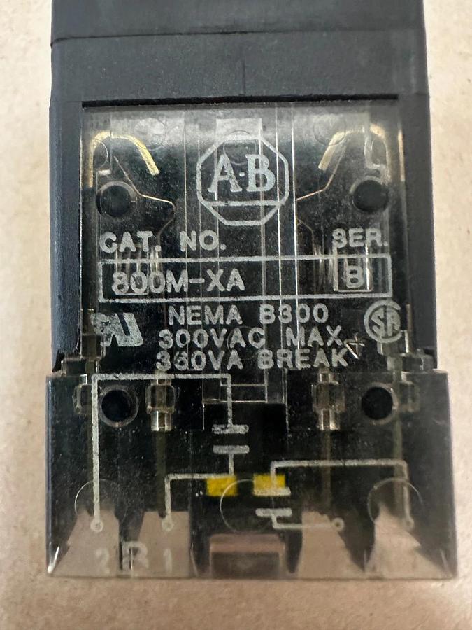 Used Allen Bradley 800MR-HX2B Industrial Control System w/ 800M-XA Contact Block