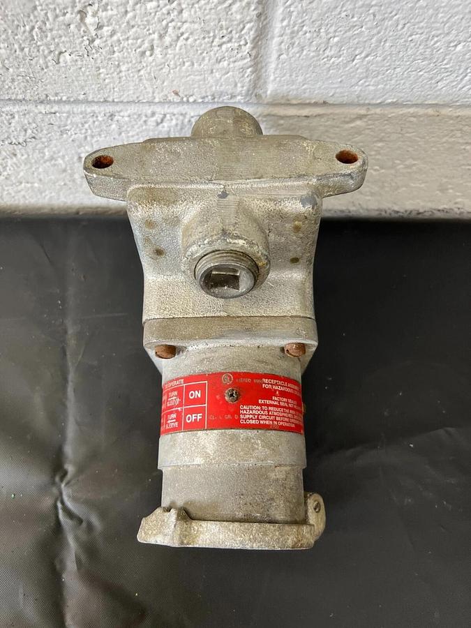 Used Crouse-Hinds CESD2214 Delayed Action Arktite Receptacle 60Hz/3HP