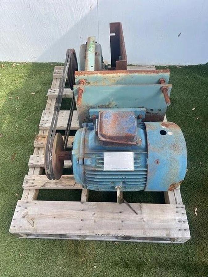 Used Dodge TA4207H9 Speed Reducer, Ratio 9.23:1 w/ North American Elec 25HP, 1760 RPM