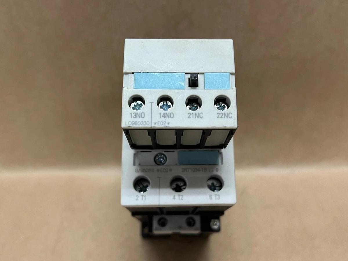 Used Siemens 3RT1034-1BB40 SIRIUS 3R Contactor w/ 3RH1921-1MA11 Auxiliary Contact