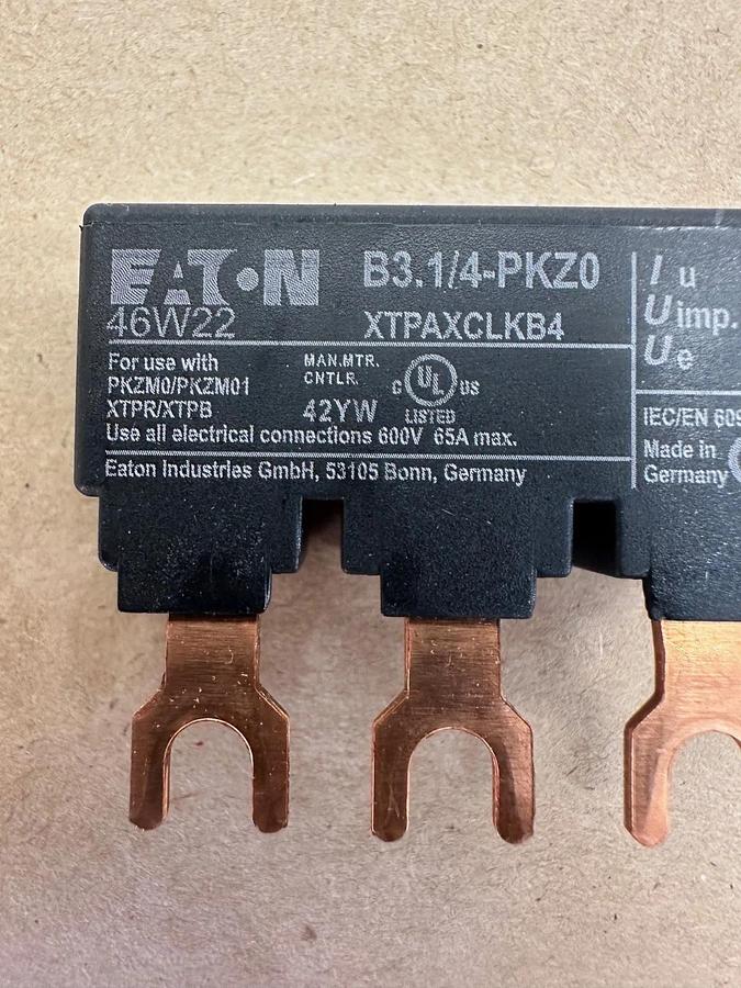 Eaton XTPAXCLKB4 B3.1/4-PKZ0 Busbar *NEW*