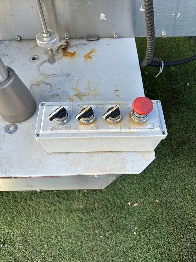 Used Chicago Automated Labeling Wrap Labeler, 120VAC, 20A, 7.5” W x 10’ L Belt