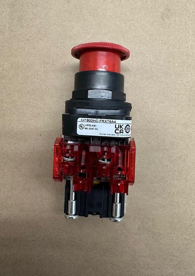 Used Allen Bradley 800HC-FRXT6A4 Pushbutton *NEW*