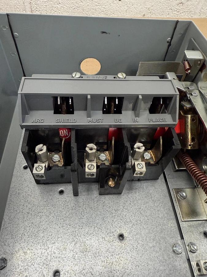 Used General Electric THN3361J Heavy Duty Safety Switch, 30 A, 600 VAC, 30 Hp