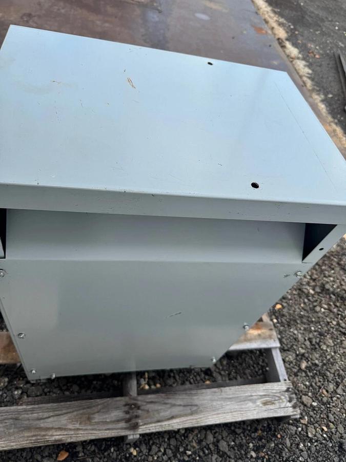 Used Eaton/ Cutler Hammer V48M22T45 Dry Type Distribution Transformer Ser B, 45kVA
