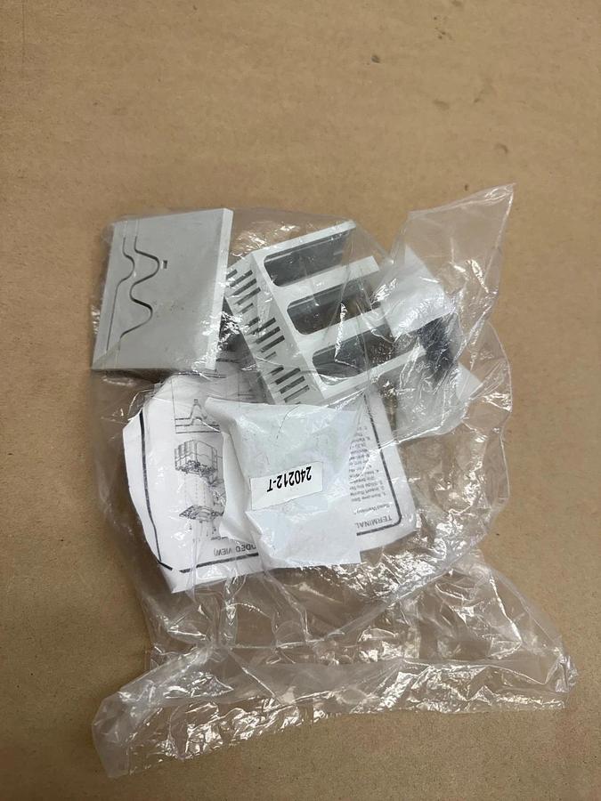 Used Eaton PDG1XTC3P Terminal Shield/Cover