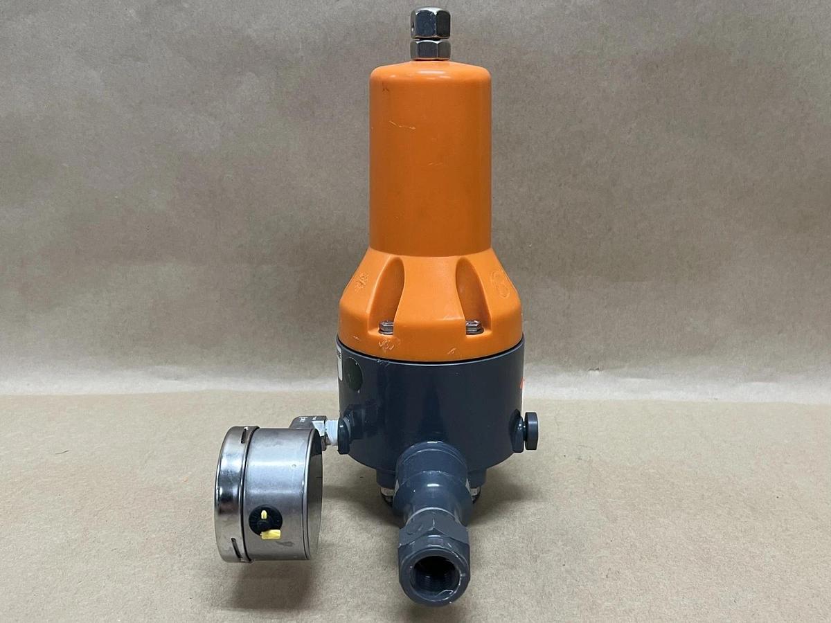Used Stübbe DMV765 PN/DN 10/25 Pressure Reducing Valve w/ WIKA Pressure Gauge (0-10)