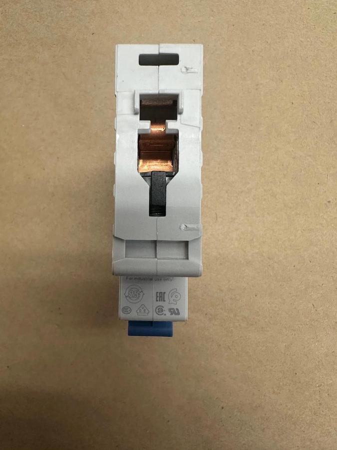 Used Allen Bradley 1492-SPM1B030 Ser D Miniature Circuit Breaker *NEW*