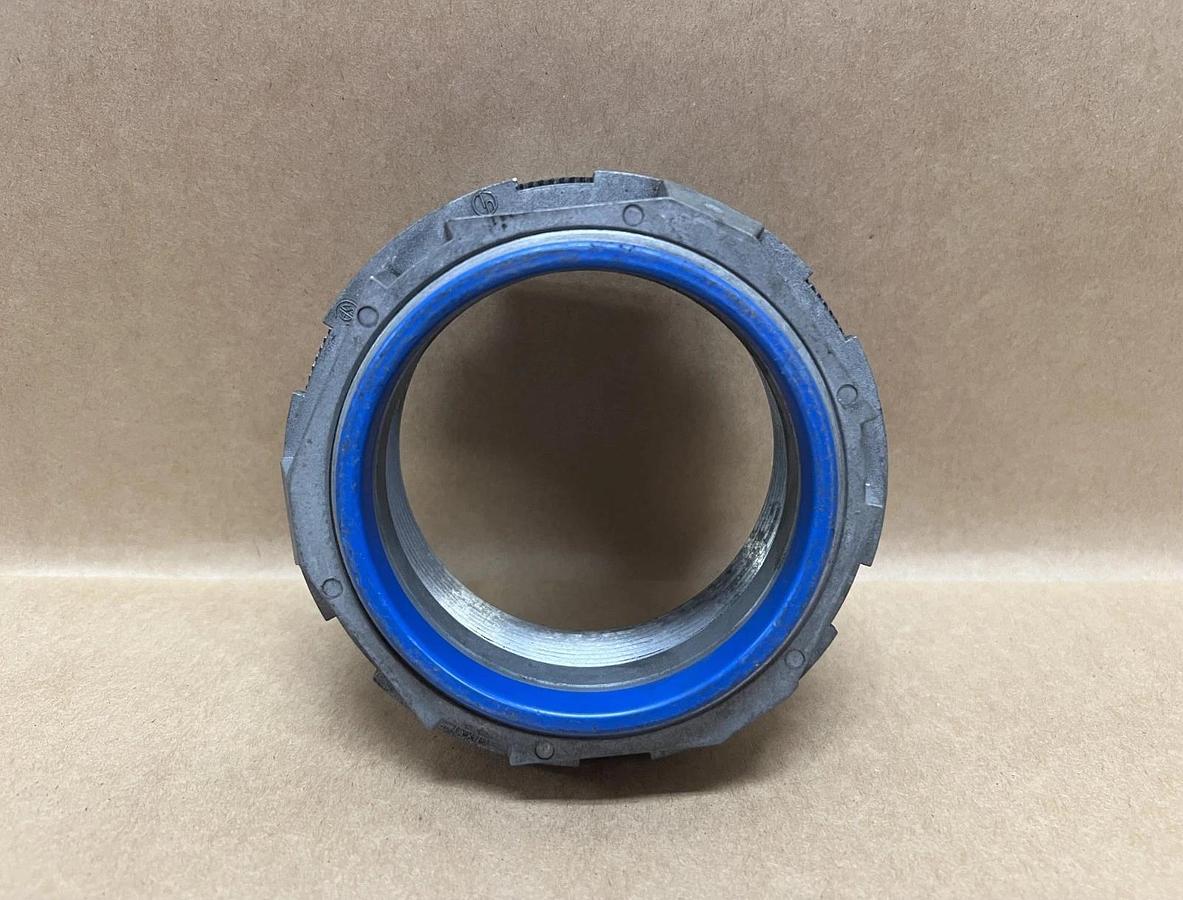 Used Thomas & Betts Type 4 3-1/2" I DIV 2 II EFG III Conduit Hub Connector