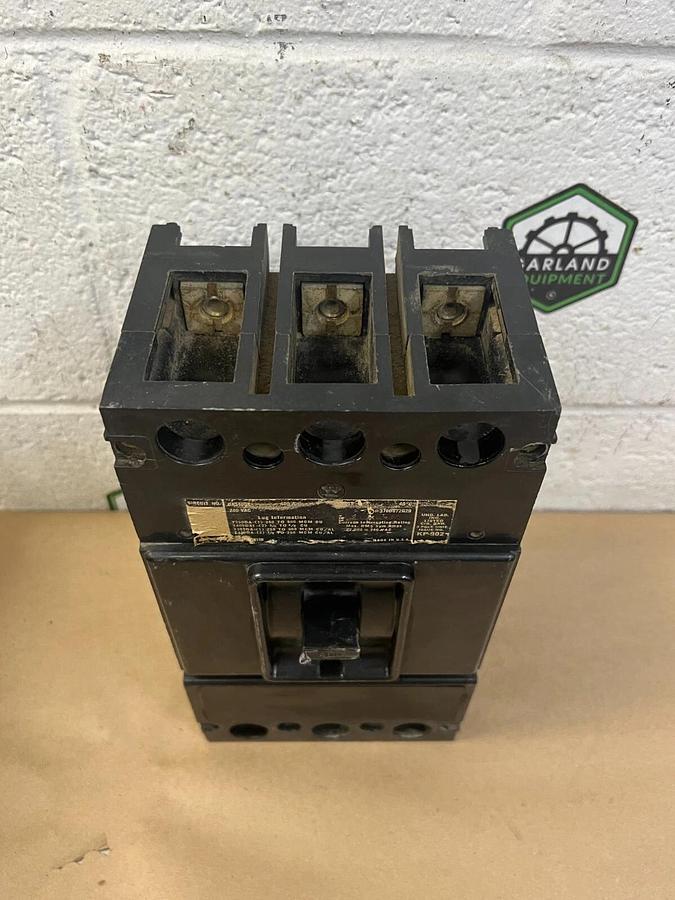 Used Westinghouse DA3400Y 240VAC, 400A Circuit Breaker
