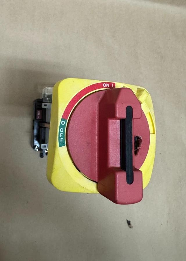 Used Allen Bradley 1942-NC030P3 Ser B, Rotary Disconnect Switch, 194R-HS4E