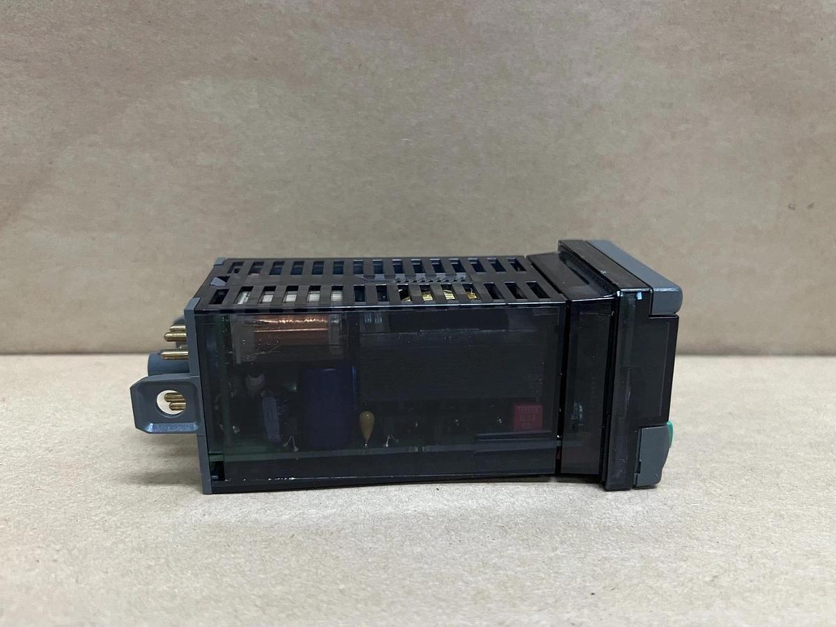 Omega Engineering CN9112A CN9000A Temperature Controller