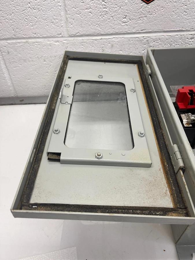 Used Eaton Cutler Hammer DH361UDKW Heavy Duty Safety Switch Ser B, 30A 600V 3 Pole