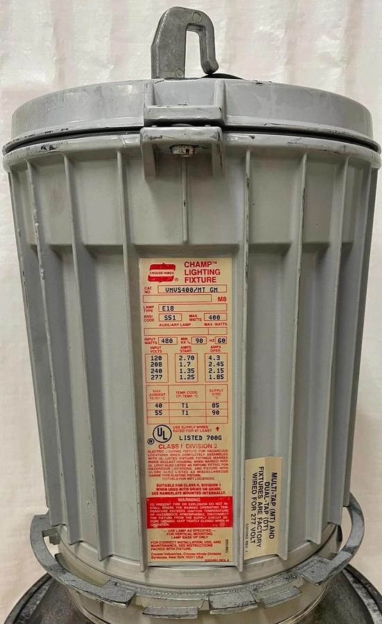 Used Crouse-Hinds VMVS400/MT GM Champ Lighting Fixture, Lighting Enclosure & Gasket