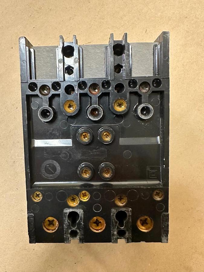 Used Square D Q2L3200 L20XW 200A 3 Pole Circuit Breaker